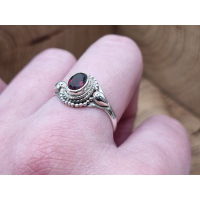 Echt zilveren ring met Granaat 